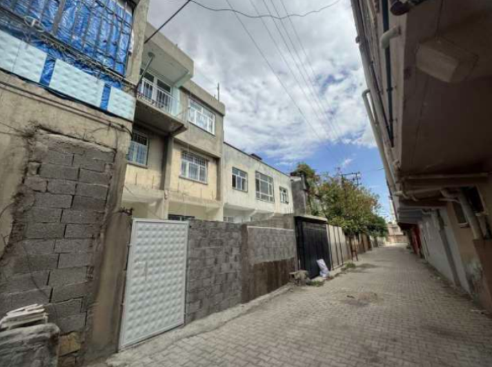 DİYARBAKIR ERGANİ'DE 2 KATLI SATILIK BİNA VE ARSASI BANKADAN